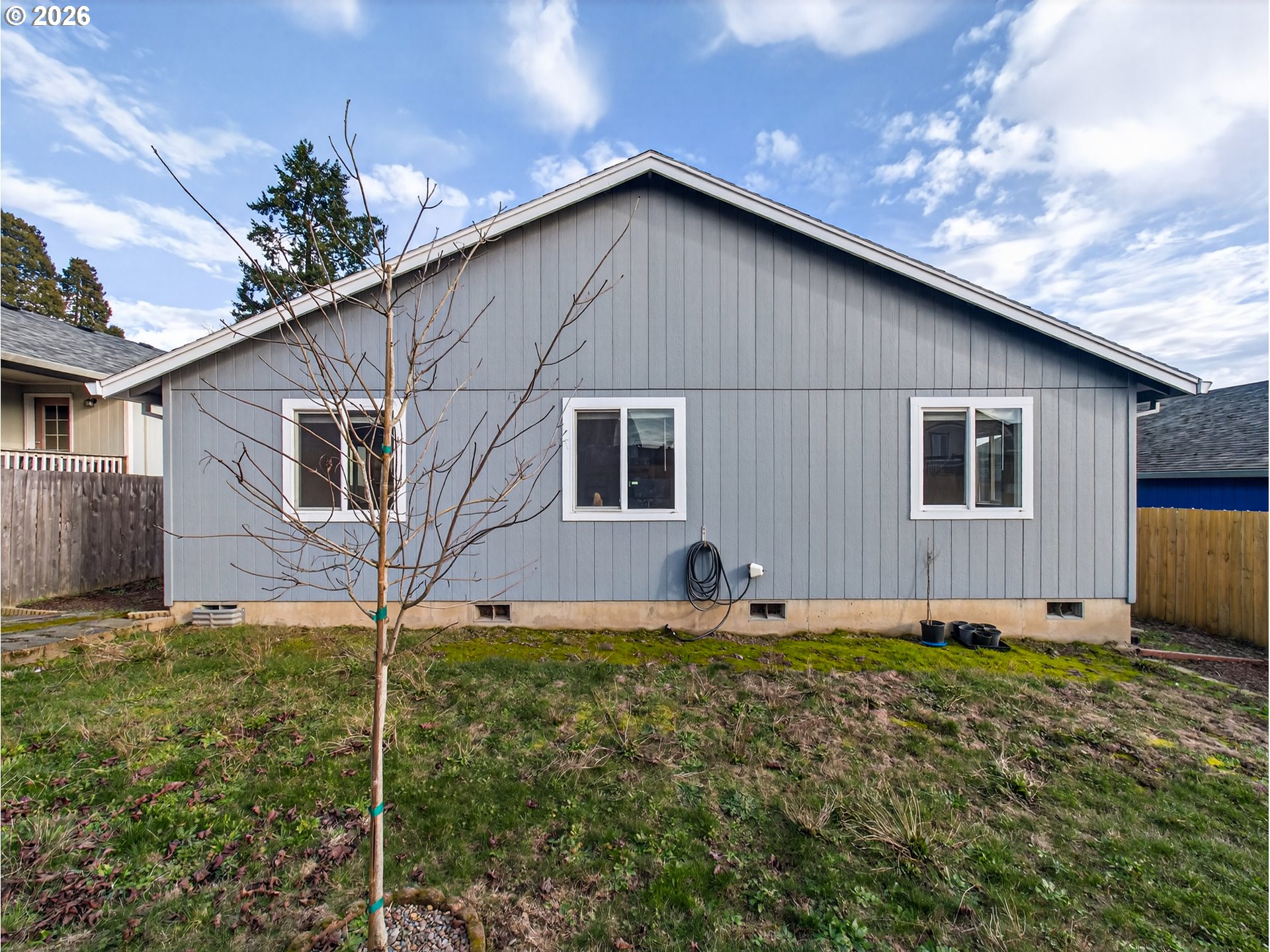 847 Northeast Duniway Road Lafayette, OR 97127 - Photo 31 of 38 a front view of a house with garden