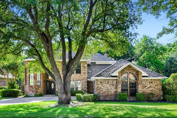 $400,000 | 624 Bent Creek Drive, DeSoto, TX 75115