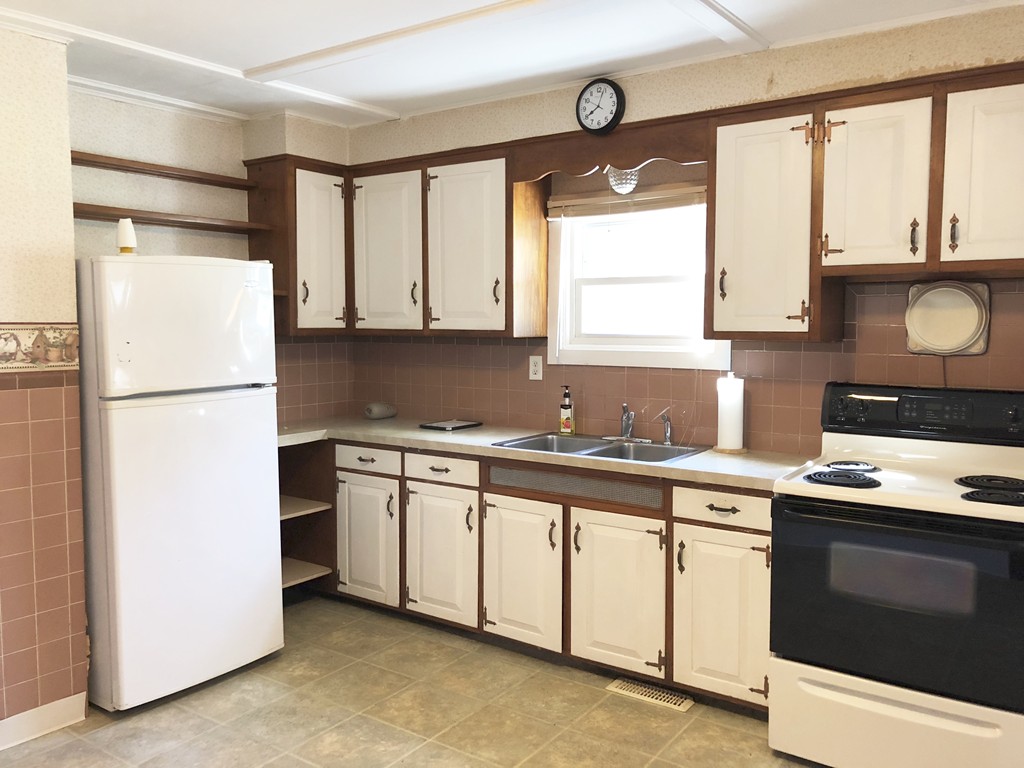 9 Springfield Street Gloucester, MA 01930 - Photo 11 of 22 Gallery Image 11
