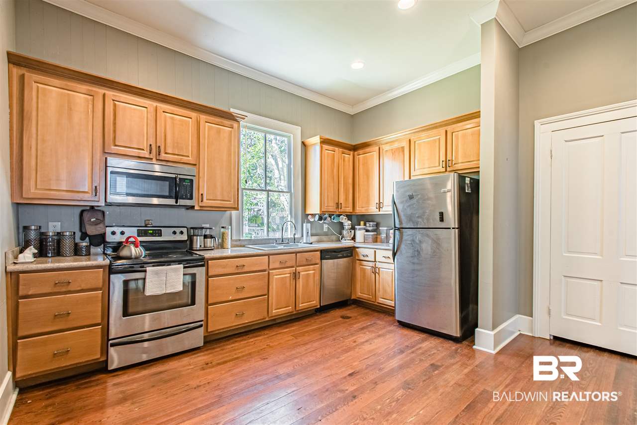 1057 Selma Street Mobile, AL 36604 - Photo 9 of 25 Kitchen