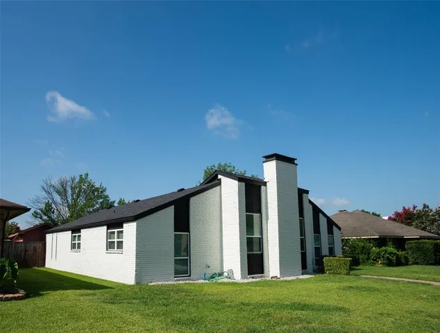 $400,000 | 2214 Roundrock Drive, Carrollton, TX 75007