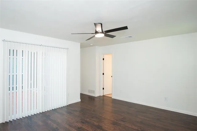 $400,000 | 2214 Roundrock Drive, Carrollton, TX 75007