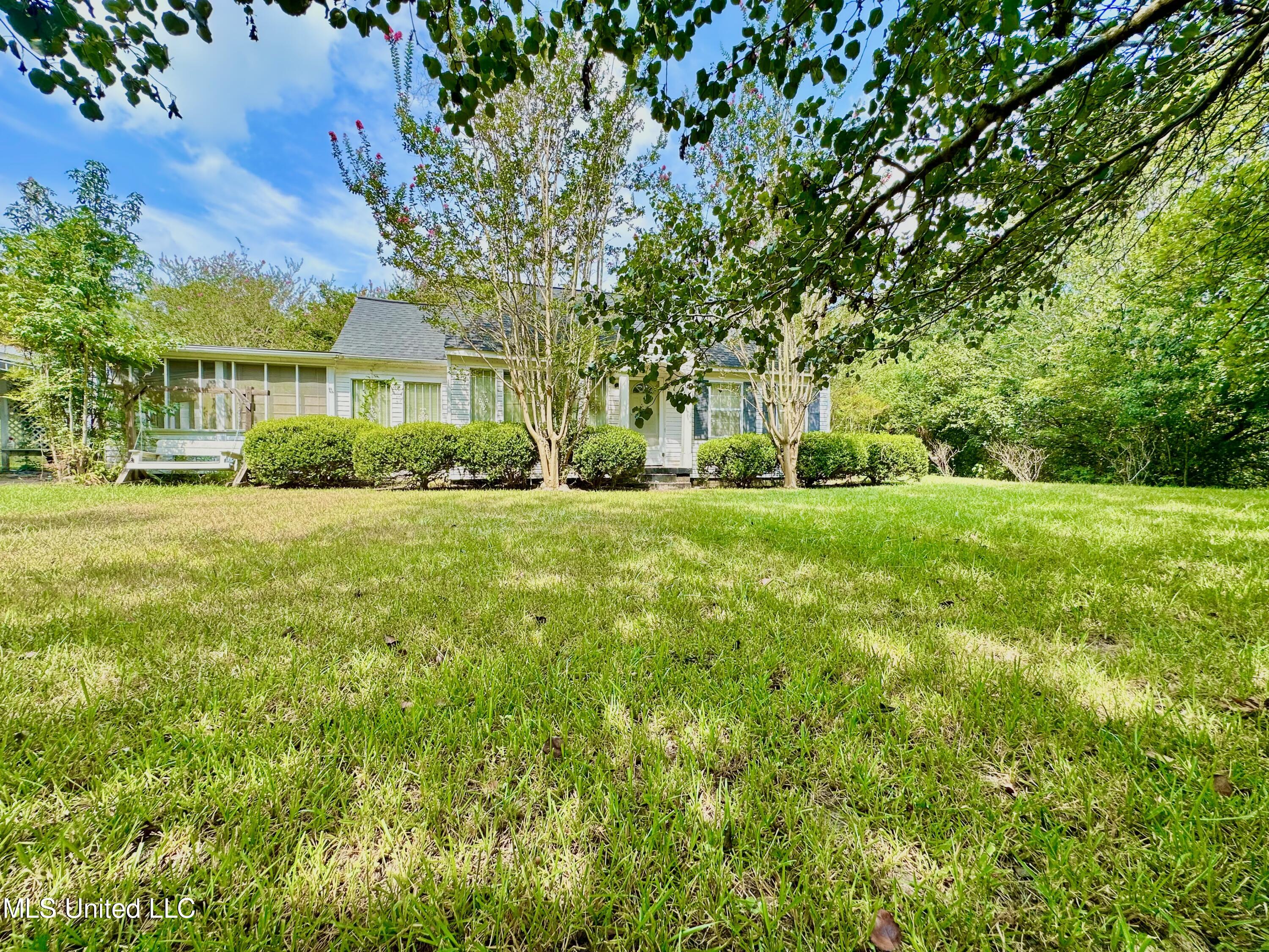 55 Lake Como Road Laurel, MS 39443 - Photo 1 of 12 front elevation