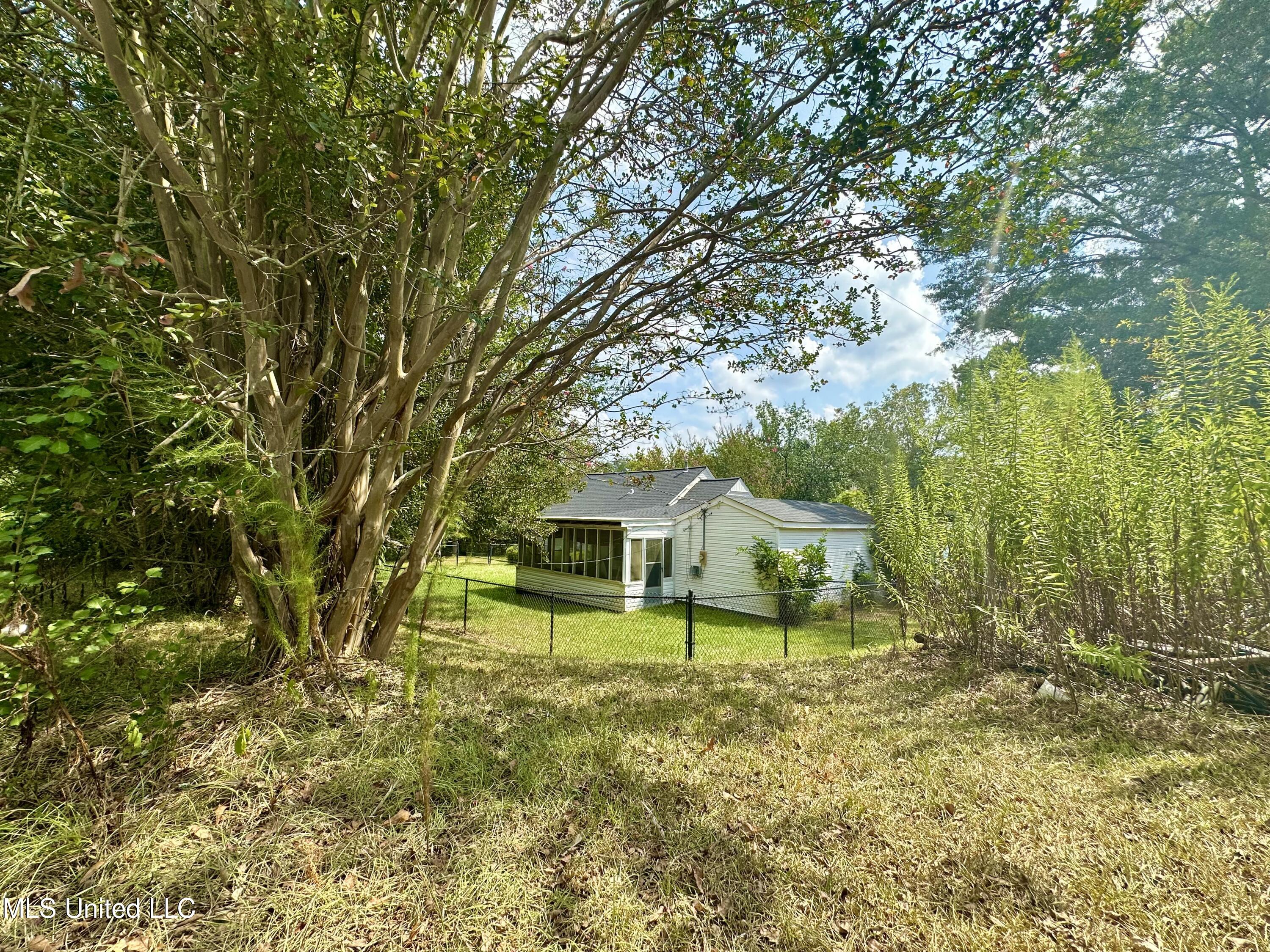 55 Lake Como Road Laurel, MS 39443 - Photo 10 of 12 IMG-4887 (1)
