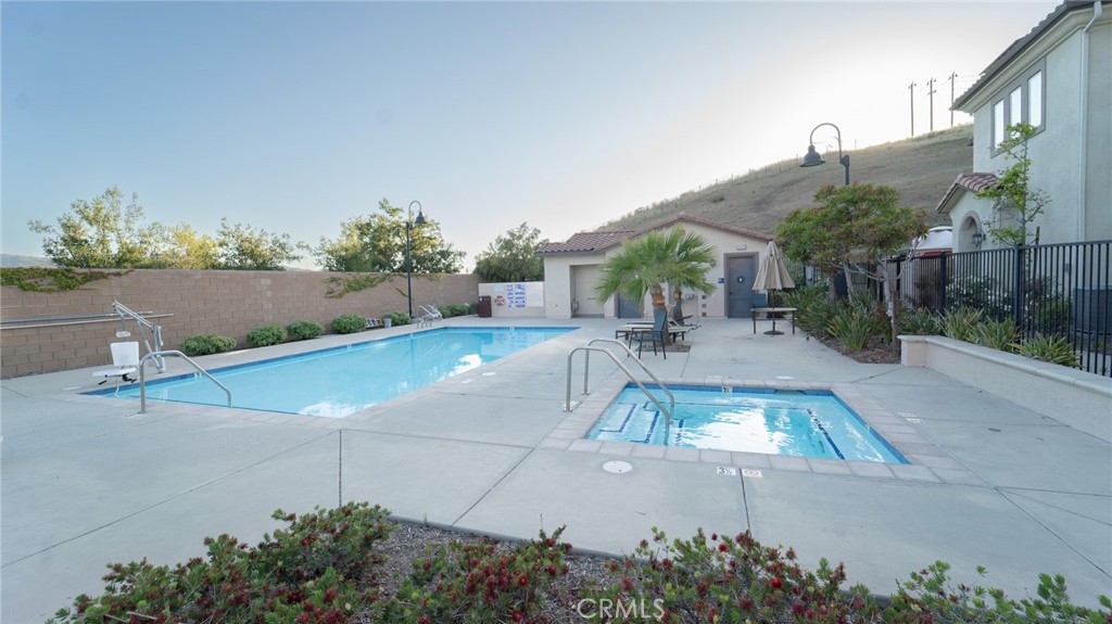 2469 Blossom Ridge Court, Unit 3 Simi Valley, CA 93063 - Photo 34 of 36