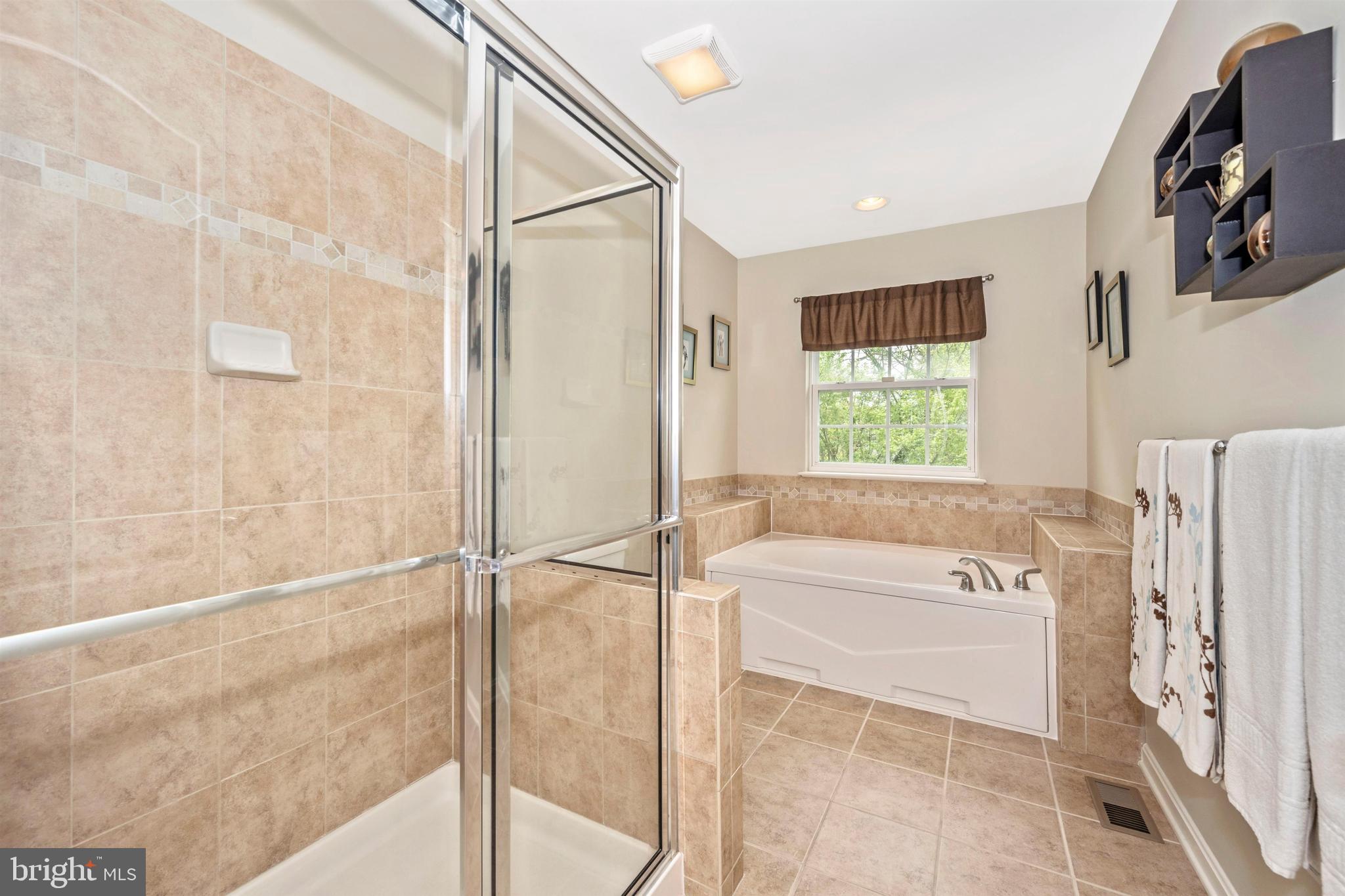 1706 Canal Clipper Court Point of Rocks, MD 21777 - Photo 22 of 38 Separate shower and soaking tub