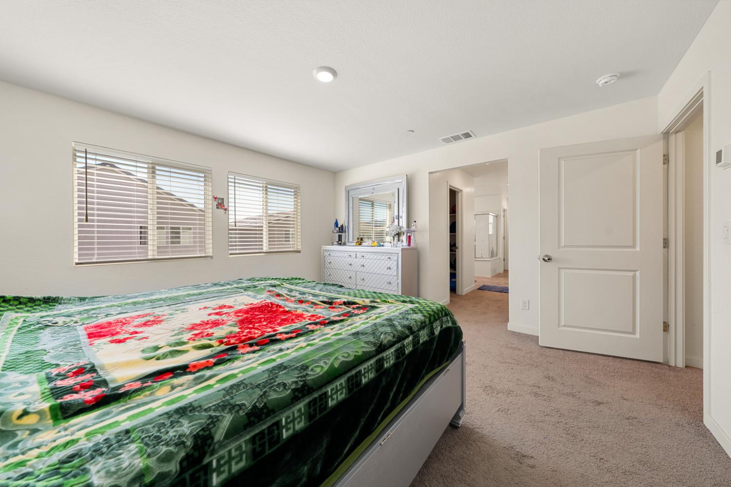 7664 Walpole Way Elk Grove, CA 95758 - Photo 11 of 48