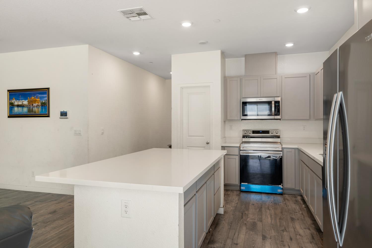 7664 Walpole Way Elk Grove, CA 95758 - Photo 19 of 48