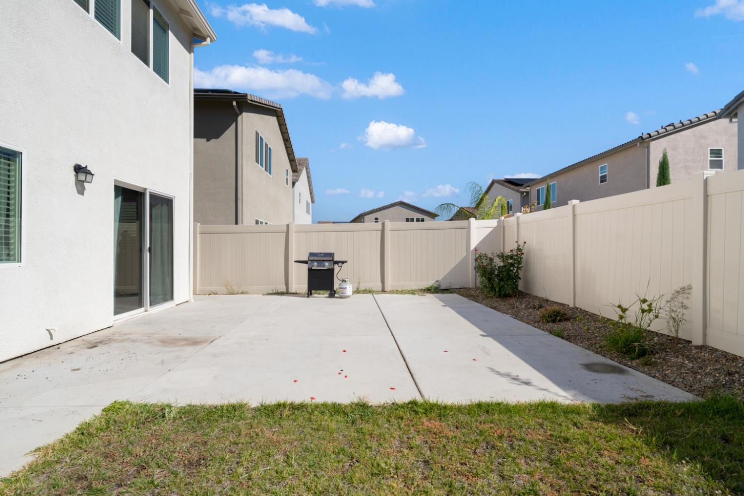 7664 Walpole Way Elk Grove, CA 95758 - Photo 24 of 48