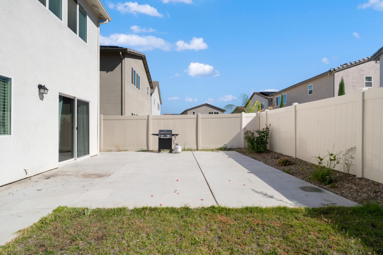 7664 Walpole Way Elk Grove, CA 95758 - Photo 25 of 48