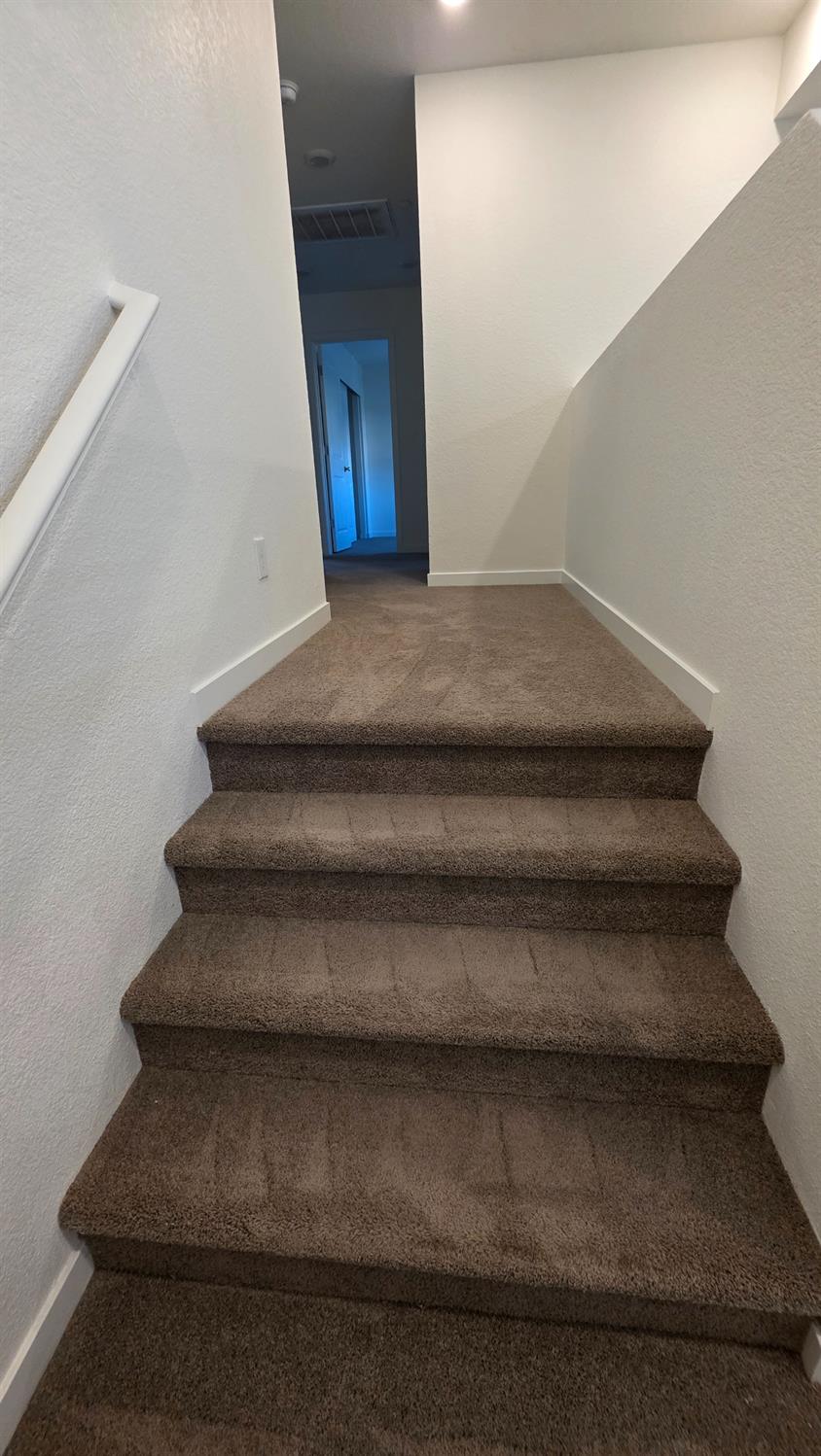 7664 Walpole Way Elk Grove, CA 95758 - Photo 32 of 48