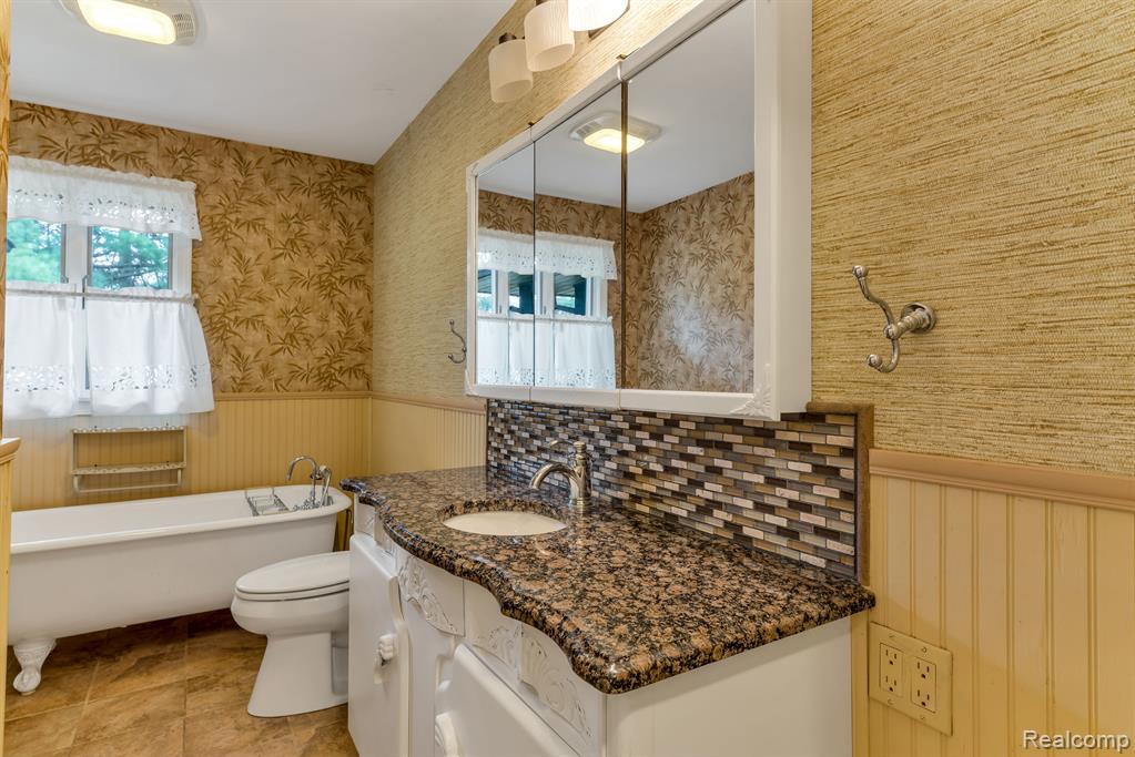 9540 Cherrywood Road Clarkston, MI 48348 - Photo 17 of 46