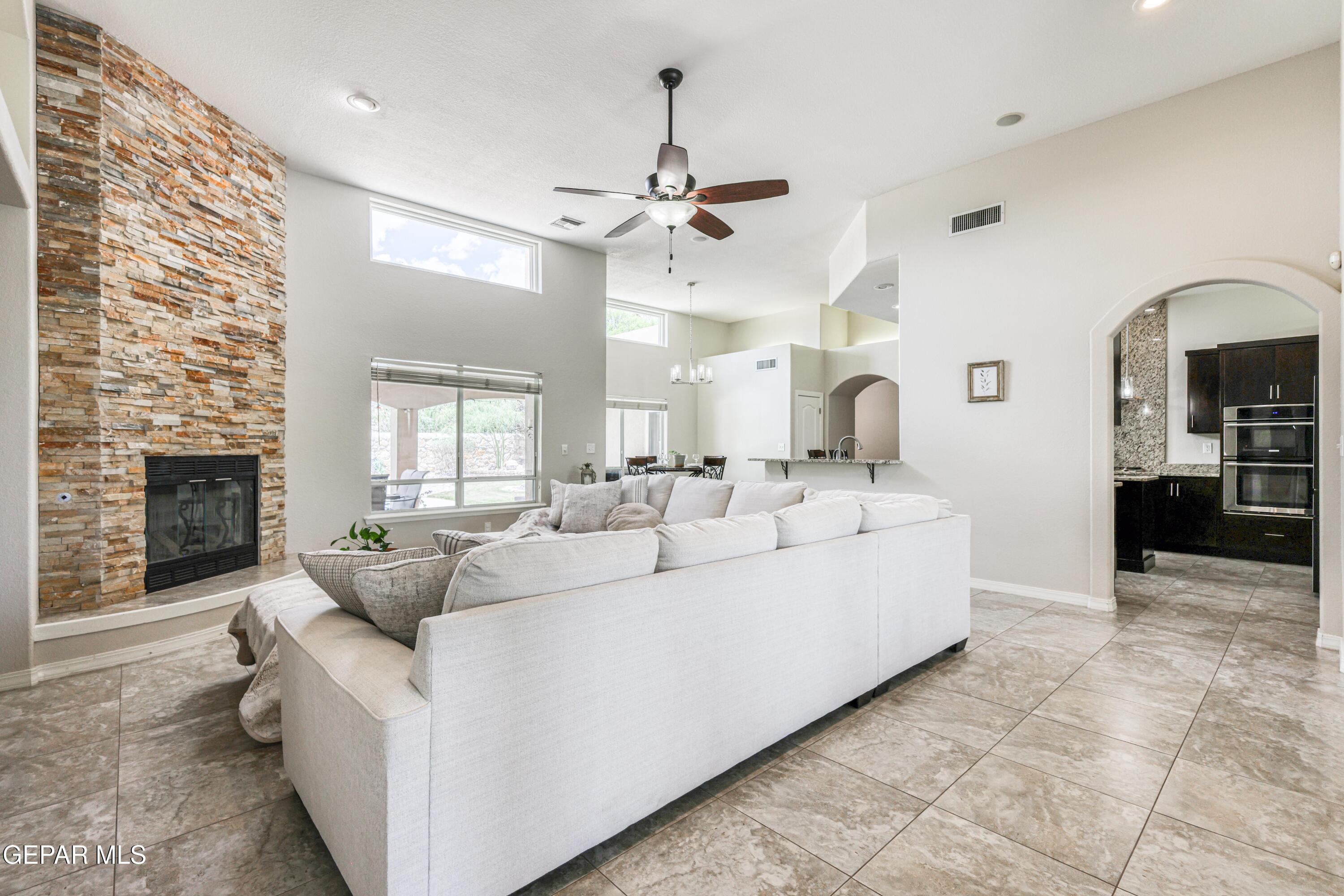 6697 Legacy Ridge Way El Paso, TX 79912 - Photo 9 of 51 362A1774_HDR