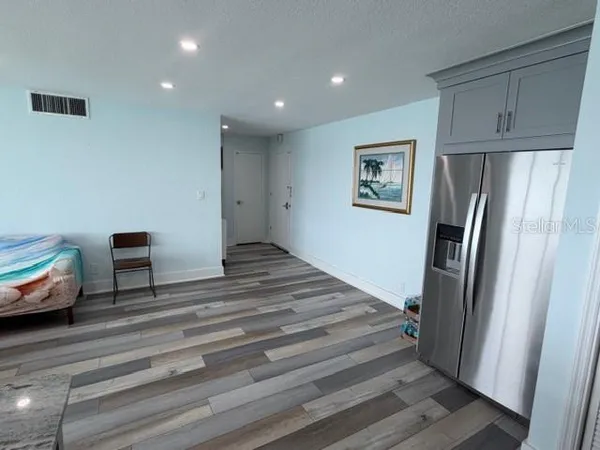 $2,700 | 7200 Sunshine Skyway Lane South, Unit 15F, St. Petersburg, FL 33711