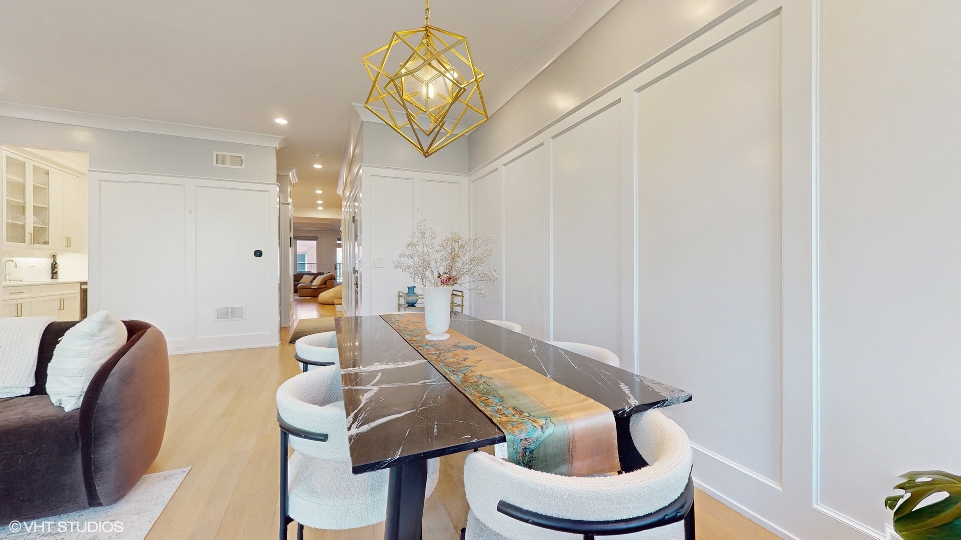 2020 North Howe Street, Unit 3S Chicago, IL 60614 - Photo 5 of 32