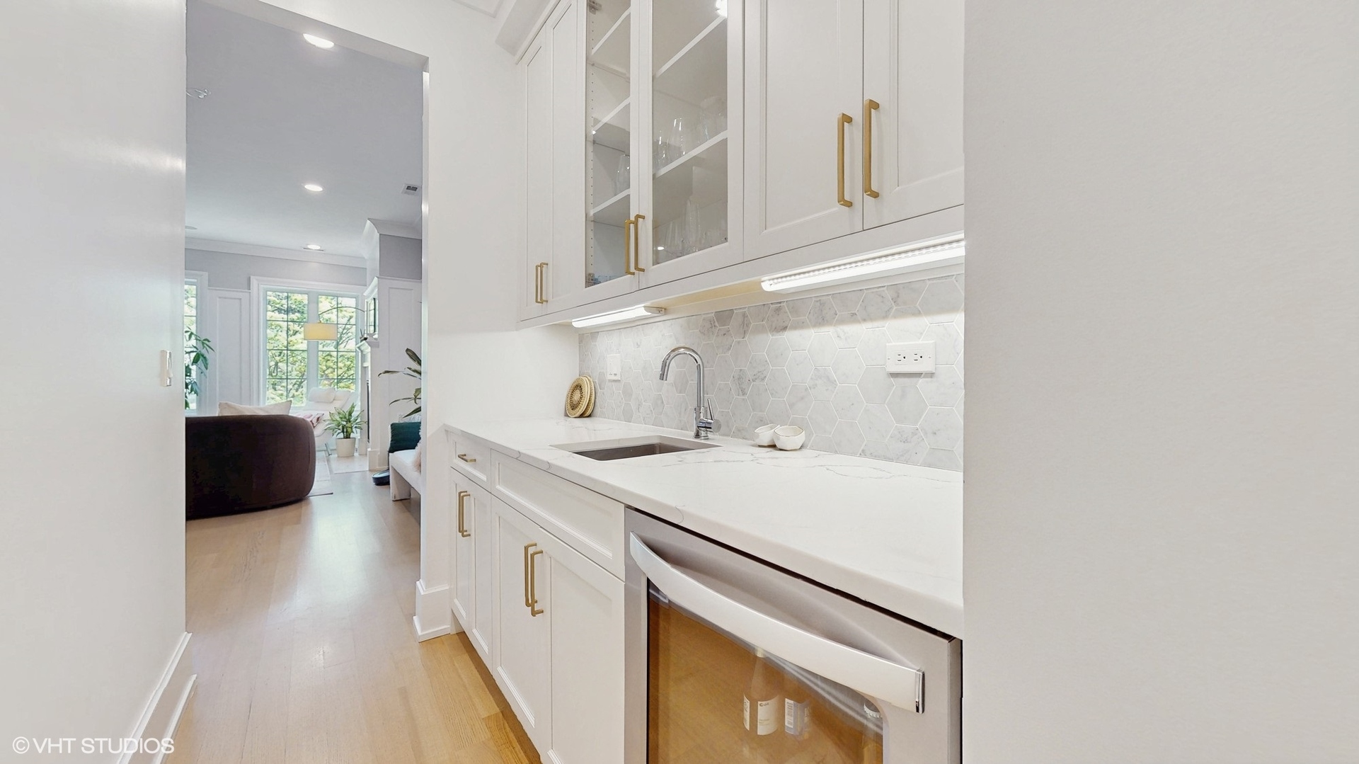 2020 North Howe Street, Unit 3S Chicago, IL 60614 - Photo 9 of 32