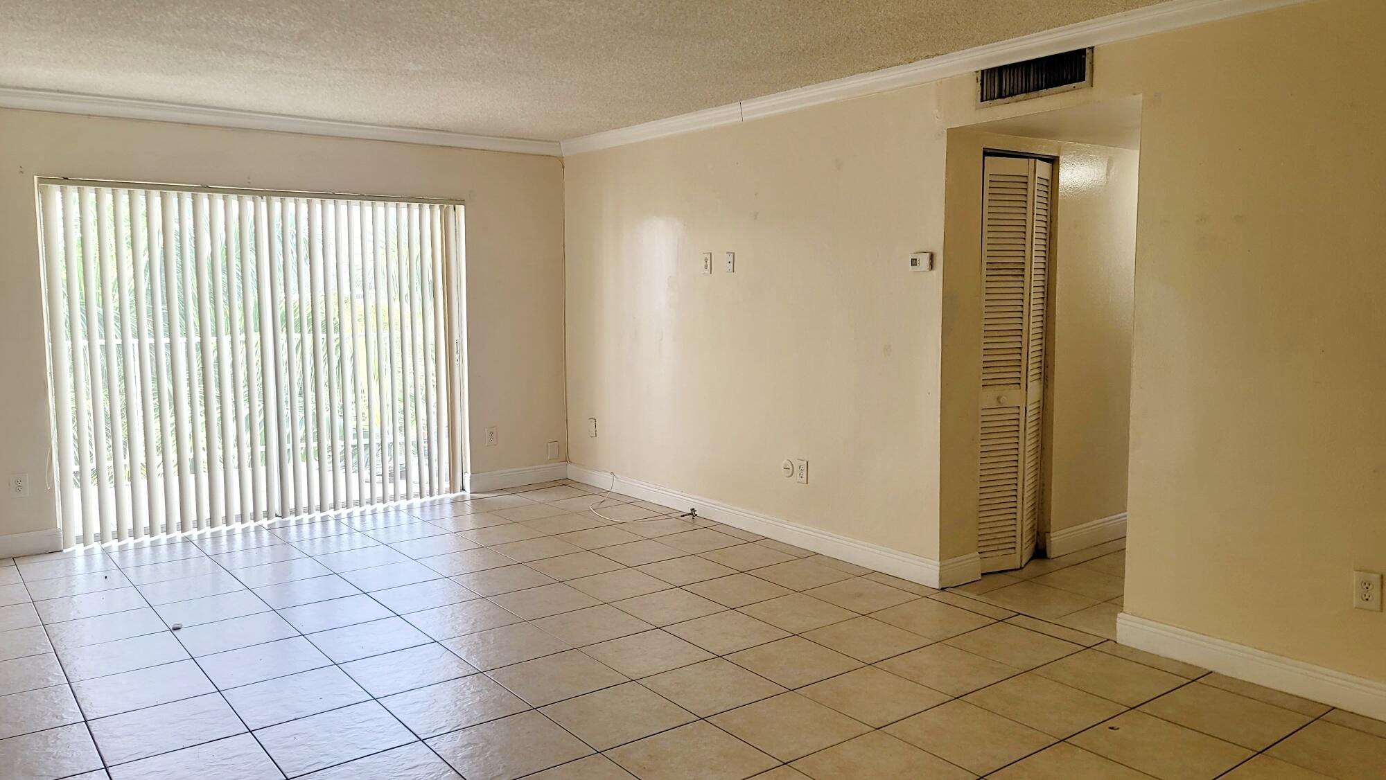 494 Northwest 165th Street, Unit 602 Miami, FL 33169 - Photo 17 of 34 20251209_103710_resized