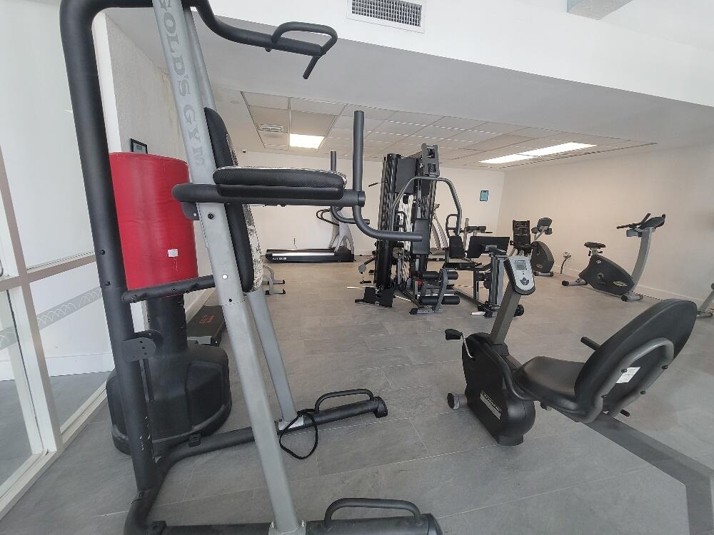 494 Northwest 165th Street, Unit 602 Miami, FL 33169 - Photo 6 of 34 20240930_101256_resized