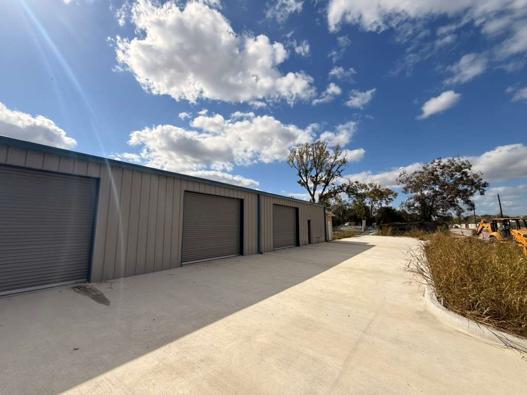13018 Swingle Road Houston, TX 77047 - Photo 2 of 13 a view of a house with a backyard