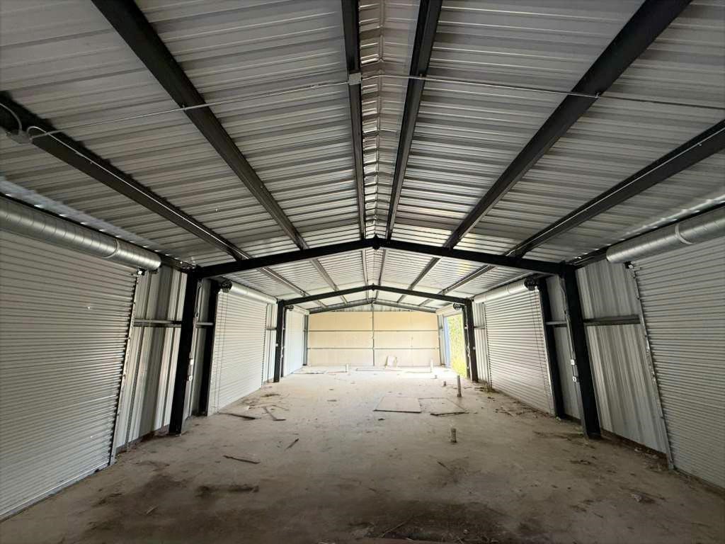 13018 Swingle Road Houston, TX 77047 - Photo 7 of 13 a view of garage