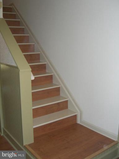 341 River Road Arnold, MD 21012 - Photo 14 of 23 Stairs