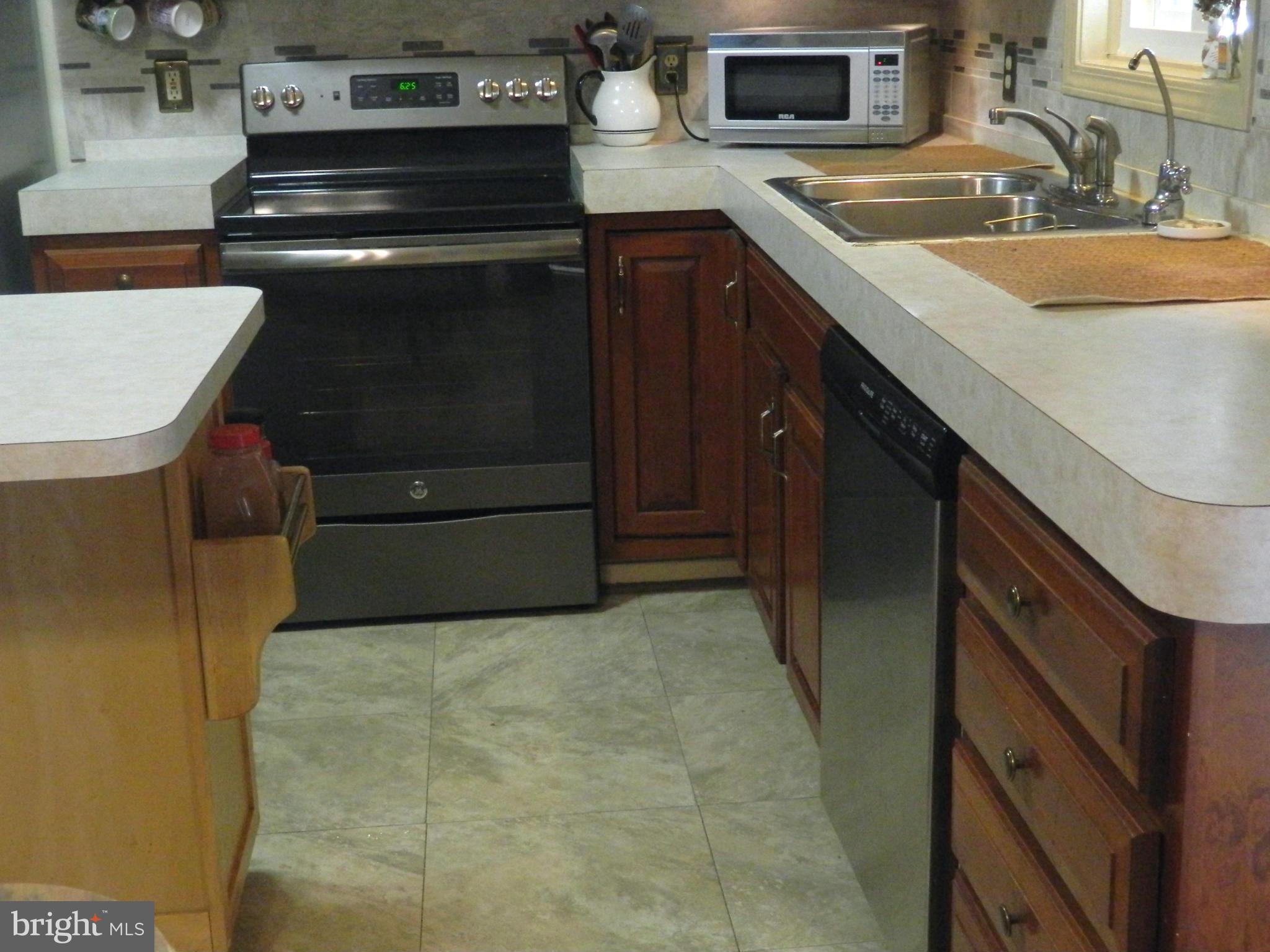24515 McIntosh Road Hollywood, MD 20636 - Photo 3 of 27 Kitchen