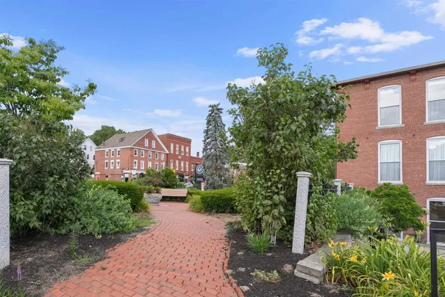 $387,000 | 125 Main Street, Unit 39, Newmarket, NH 03857