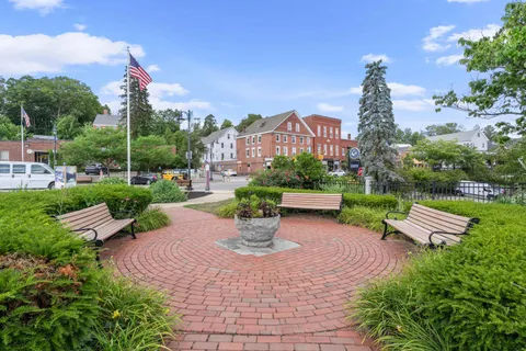 $387,000 | 125 Main Street, Unit 39, Newmarket, NH 03857