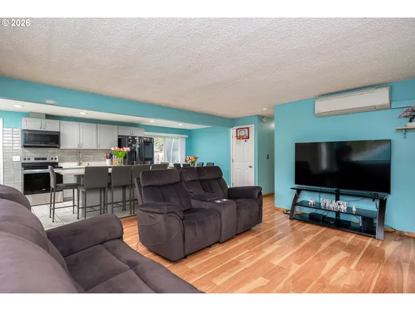 $415,000 | 2022 Southeast 143rd Avenue, Portland, OR 97233