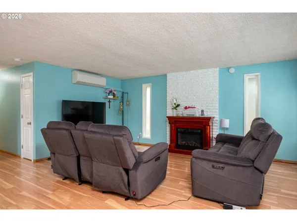 $415,000 | 2022 Southeast 143rd Avenue, Portland, OR 97233