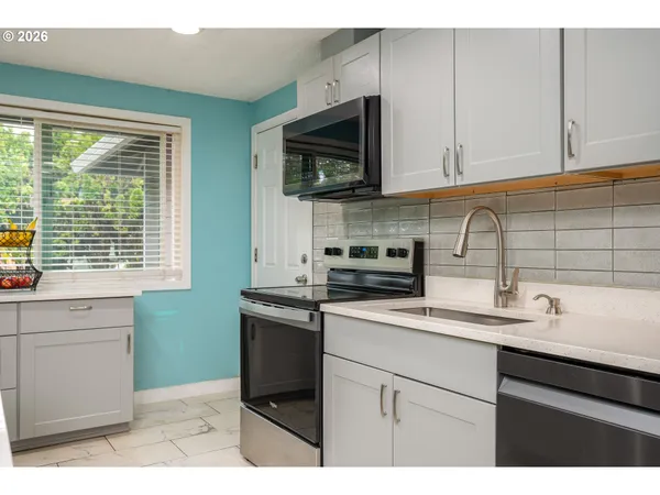 $415,000 | 2022 Southeast 143rd Avenue, Portland, OR 97233