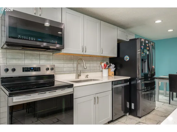 $415,000 | 2022 Southeast 143rd Avenue, Portland, OR 97233