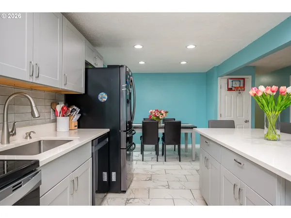 $415,000 | 2022 Southeast 143rd Avenue, Portland, OR 97233