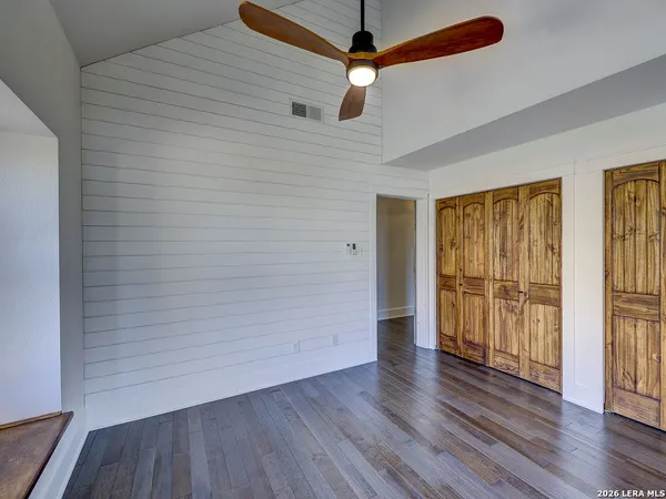 a view of entryway and hall