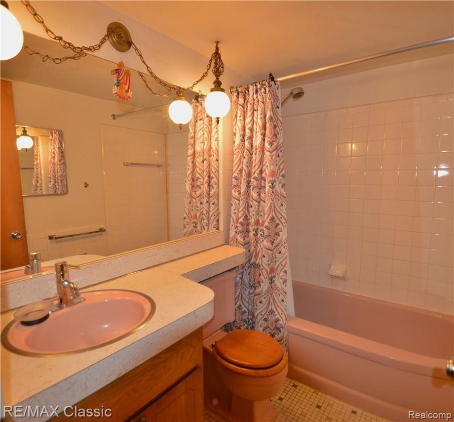 29242 Hoover Road Warren, MI 48093 - Photo 21 of 36 22.JPG