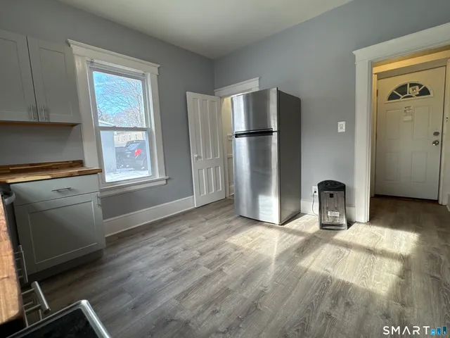 $2,350 | 44 Sinawoy Road, Greenwich, CT 06807