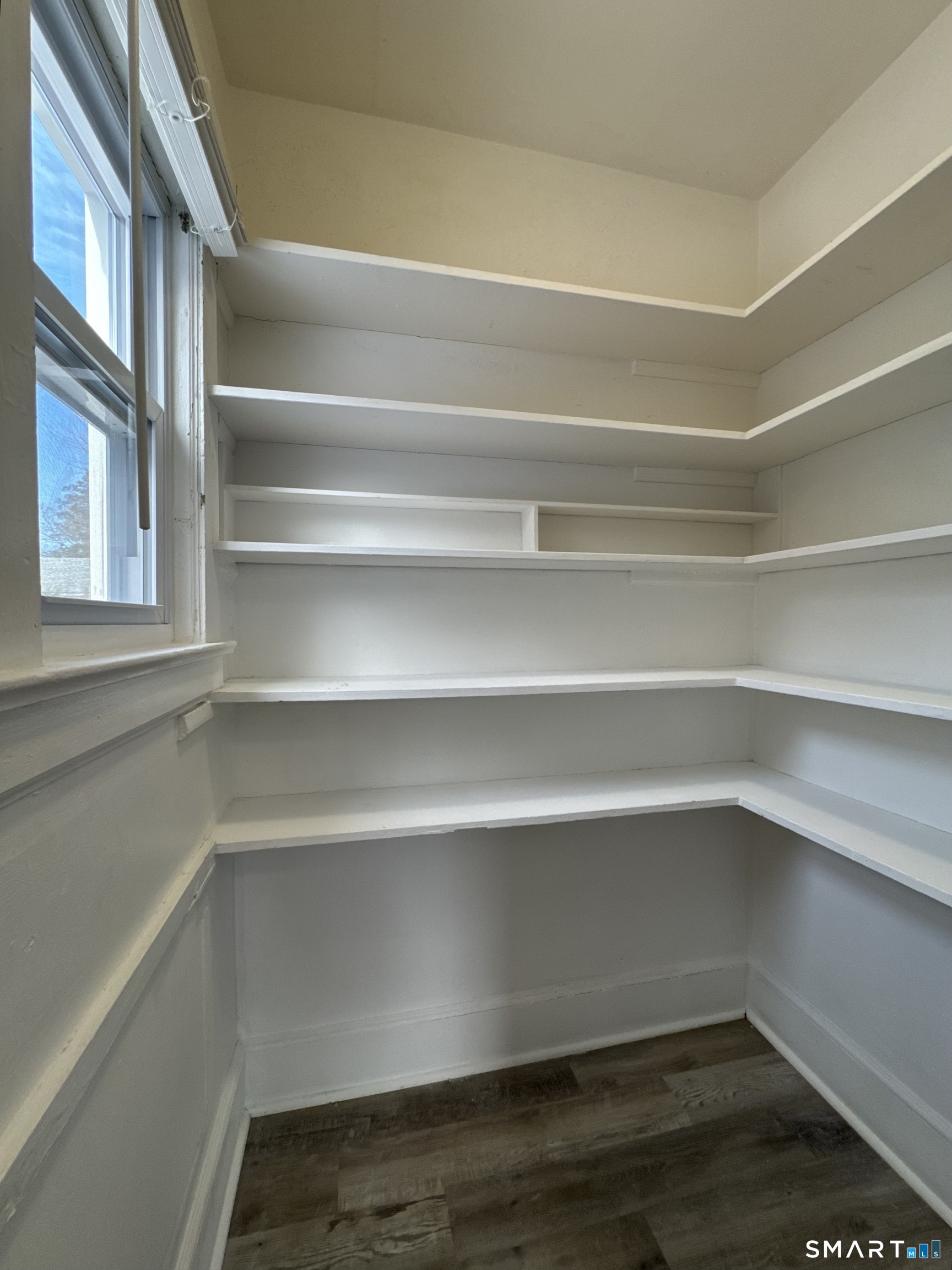 44 Sinawoy Road Greenwich, CT 06807 - Photo 4 of 12