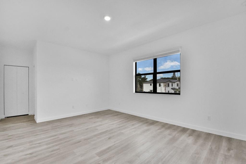 711 Del Vista Road Pompano Beach, FL 33069 - Photo 23 of 28