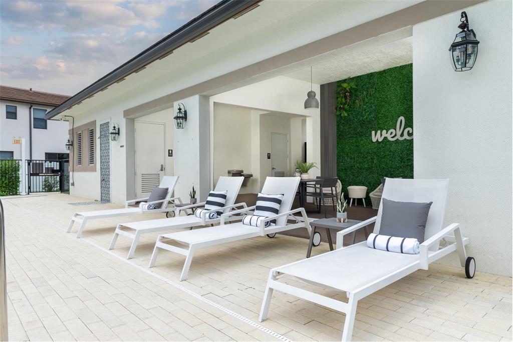 711 Del Vista Road Pompano Beach, FL 33069 - Photo 5 of 28