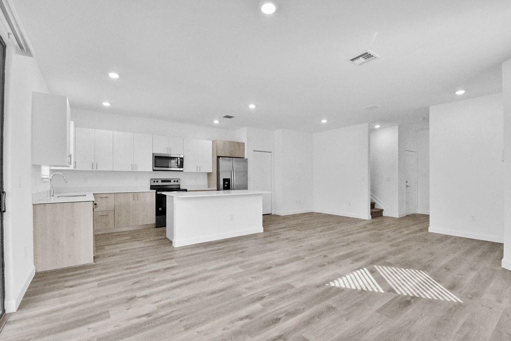 711 Del Vista Road Pompano Beach, FL 33069 - Photo 9 of 28