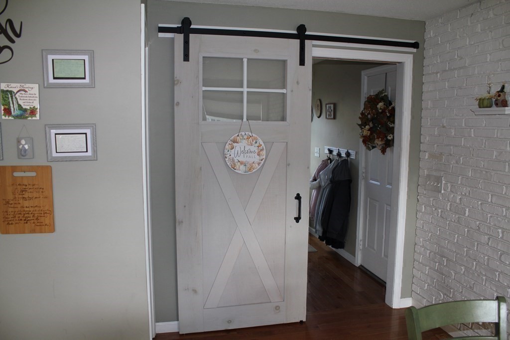 174 Edgewater Road Agawam, MA 01001 - Photo 18 of 36 Gallery Image 18