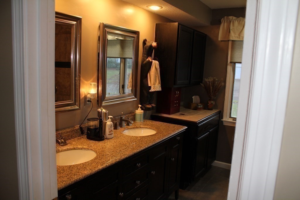 174 Edgewater Road Agawam, MA 01001 - Photo 24 of 36 Gallery Image 24