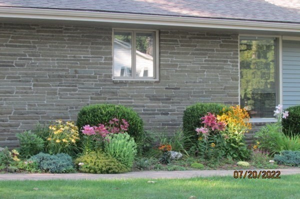 174 Edgewater Road Agawam, MA 01001 - Photo 5 of 36 Gallery Image 5