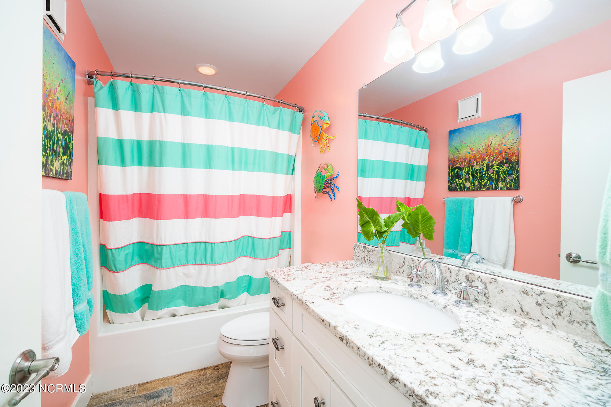 525 Salter Path Road, Unit B25 Atlantic Beach, NC 28512 - Photo 23 of 39 Full guest bathroom