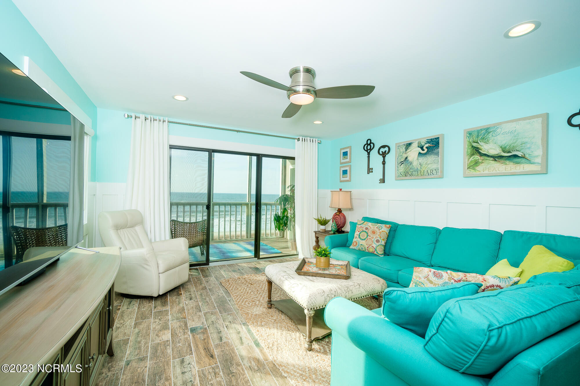 525 Salter Path Road, Unit B25 Atlantic Beach, NC 28512 - Photo 3 of 39 Open concept living space