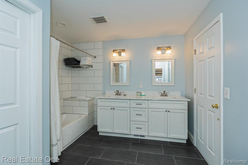 1958 Brookfield Road Rochester Hills, MI 48306 - Photo 24 of 35