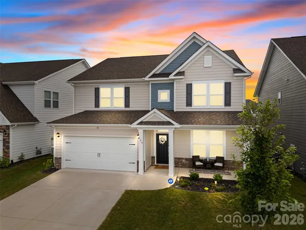 $585,000 | 108 Thornberry Road, Hendersonville, NC 28792