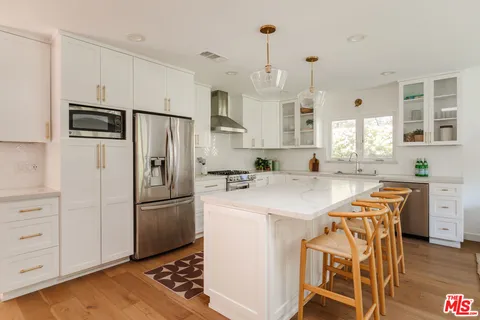 $1,995,000 | 5116 Pickford Way, Culver City, CA 90230