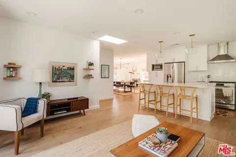 $1,995,000 | 5116 Pickford Way, Culver City, CA 90230