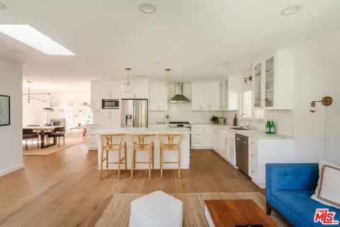 $1,995,000 | 5116 Pickford Way, Culver City, CA 90230